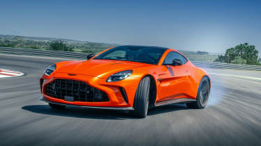 Aston Martin Vantage 2024 track drift